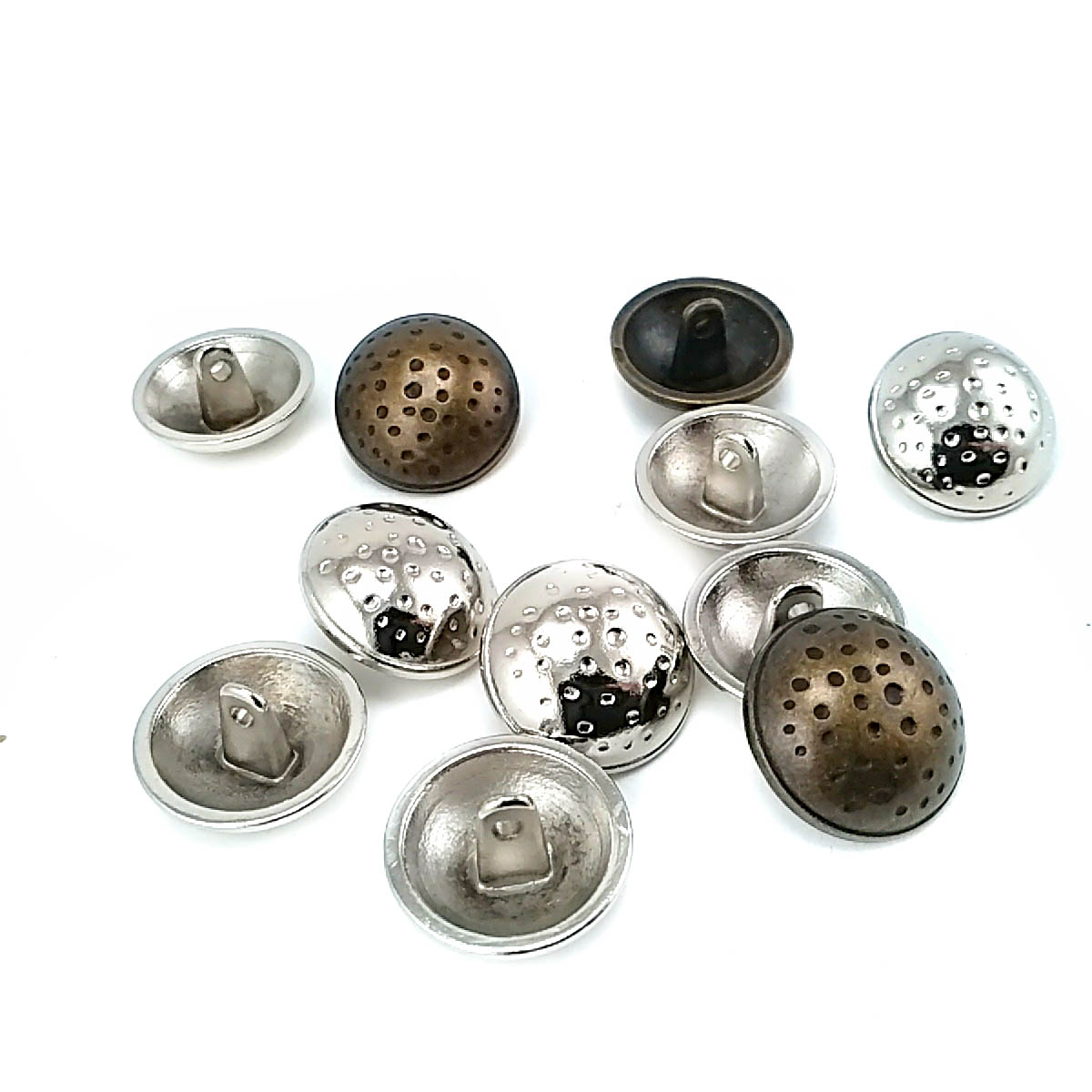 Dotted 20 mm Footed metal button - 33 lignes
