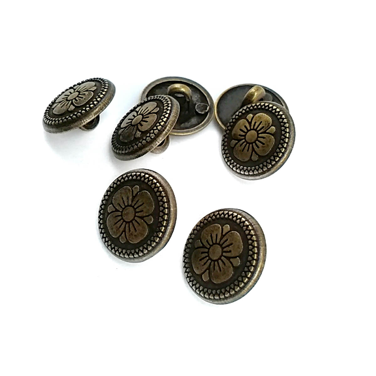 Shank Button Metal Daisy Patterned 15 mm - 24 L E 114