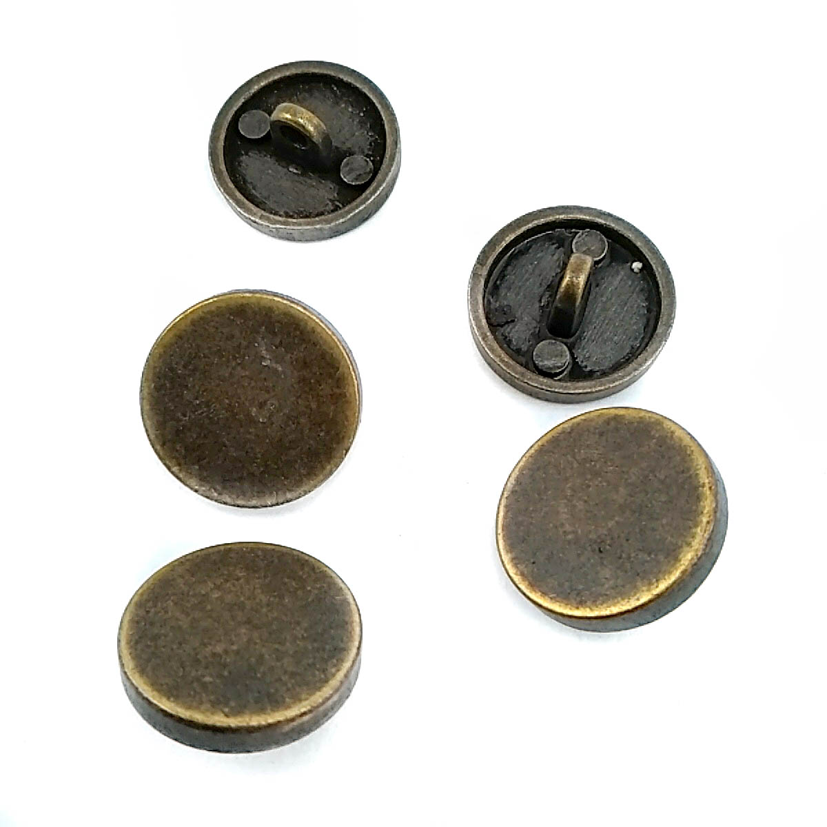 18 mm Shank Button front and detail view