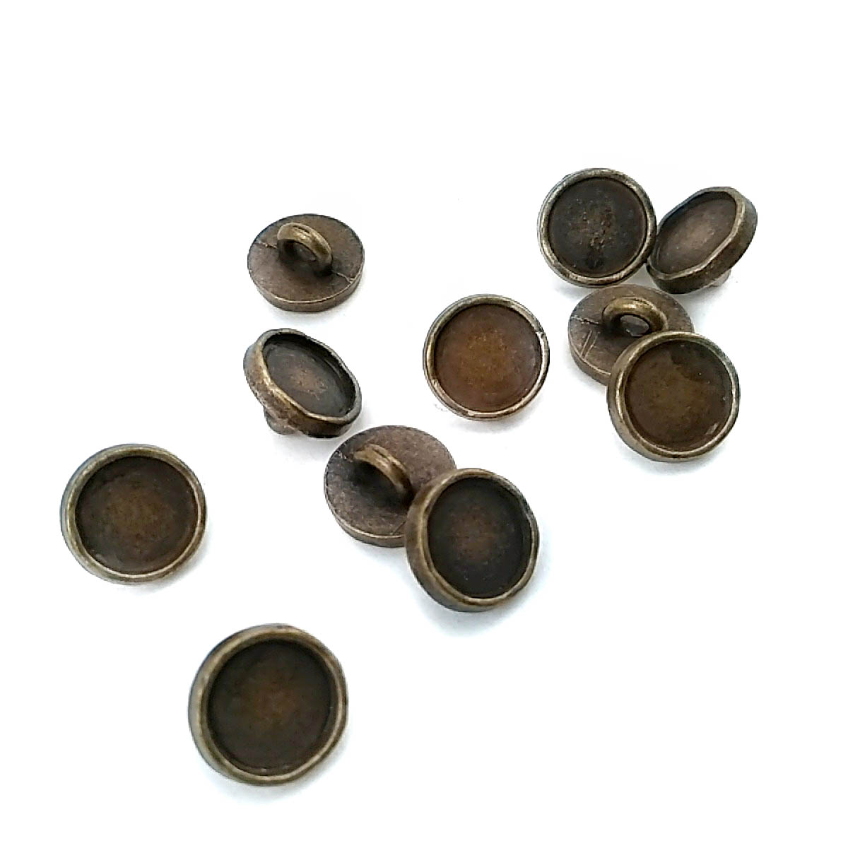 9.9 mm Enamel / Colored Shank Button front and detail view