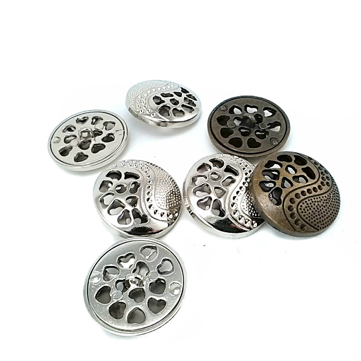 Patterned large size 30 mm metal button
