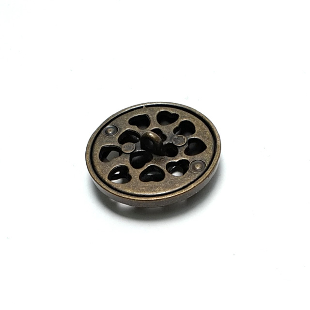 Patterned large size 30 mm metal button