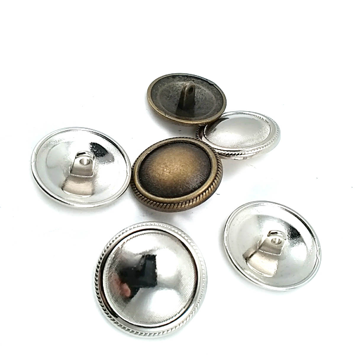 Yuvarlak Desenli Ayaklı Düğme 26 mm -  42 boy E 2002