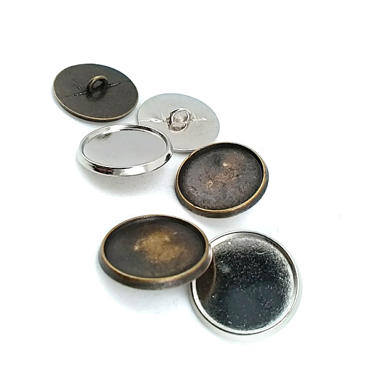 23 mm Shank Button front and detail view