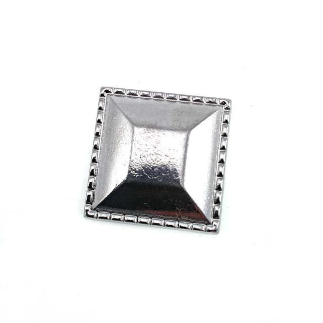 Piramit Tasarımlı Kare Çıt çıt Düğme 25 x 25 mm B 76