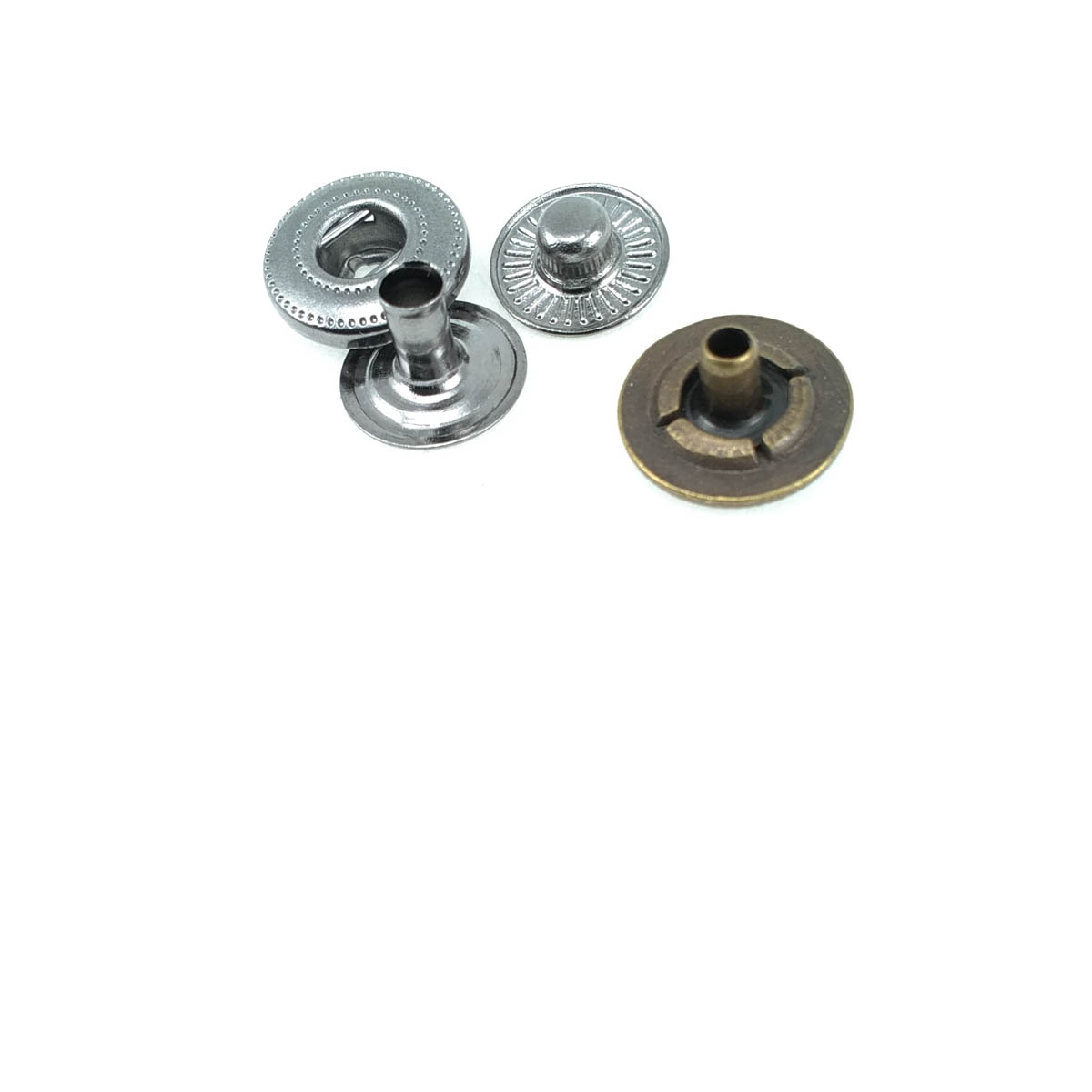 Kalp Motifli Çıt çıt Düğme 12 mm - 18 boy E 1180