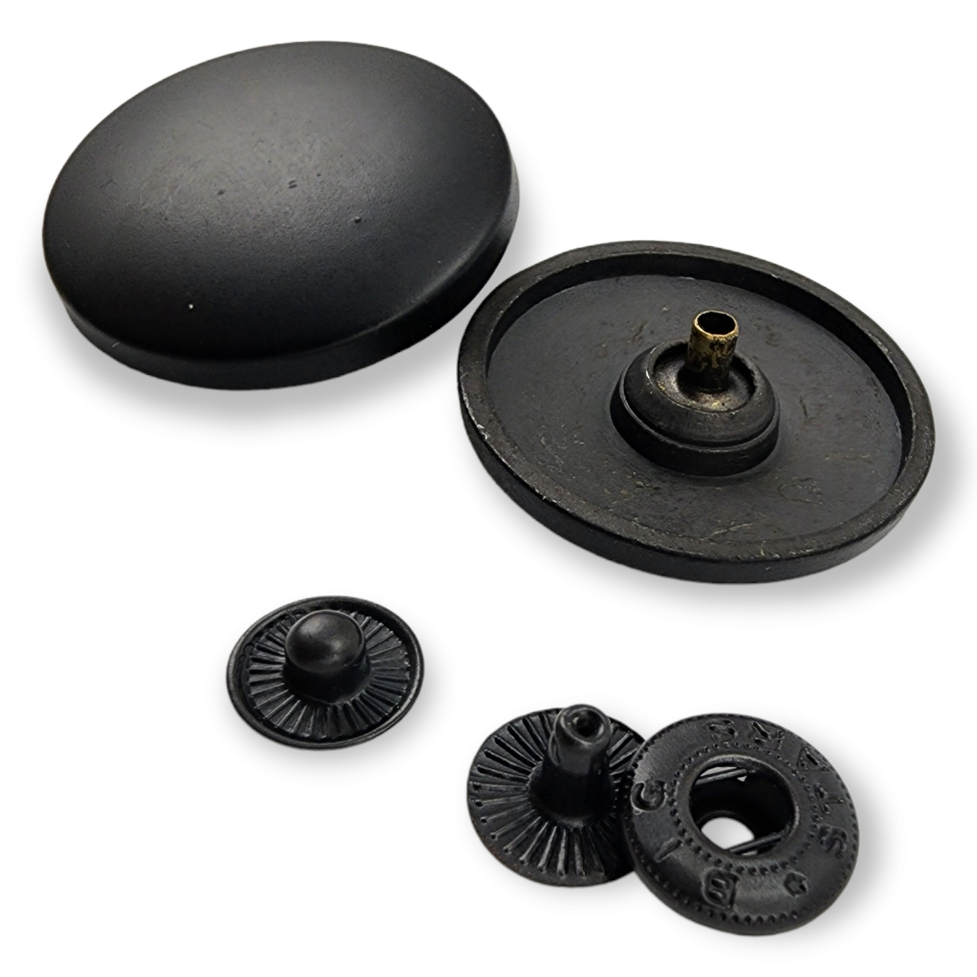 Hafif Bombeli Büyük Boy Çıtçıt Düğme 32 mm - 50 boy E 1538 Hafif Bombeli Büyük Boy Çıtçıt Düğme 32 mm - 50 boy E 1538