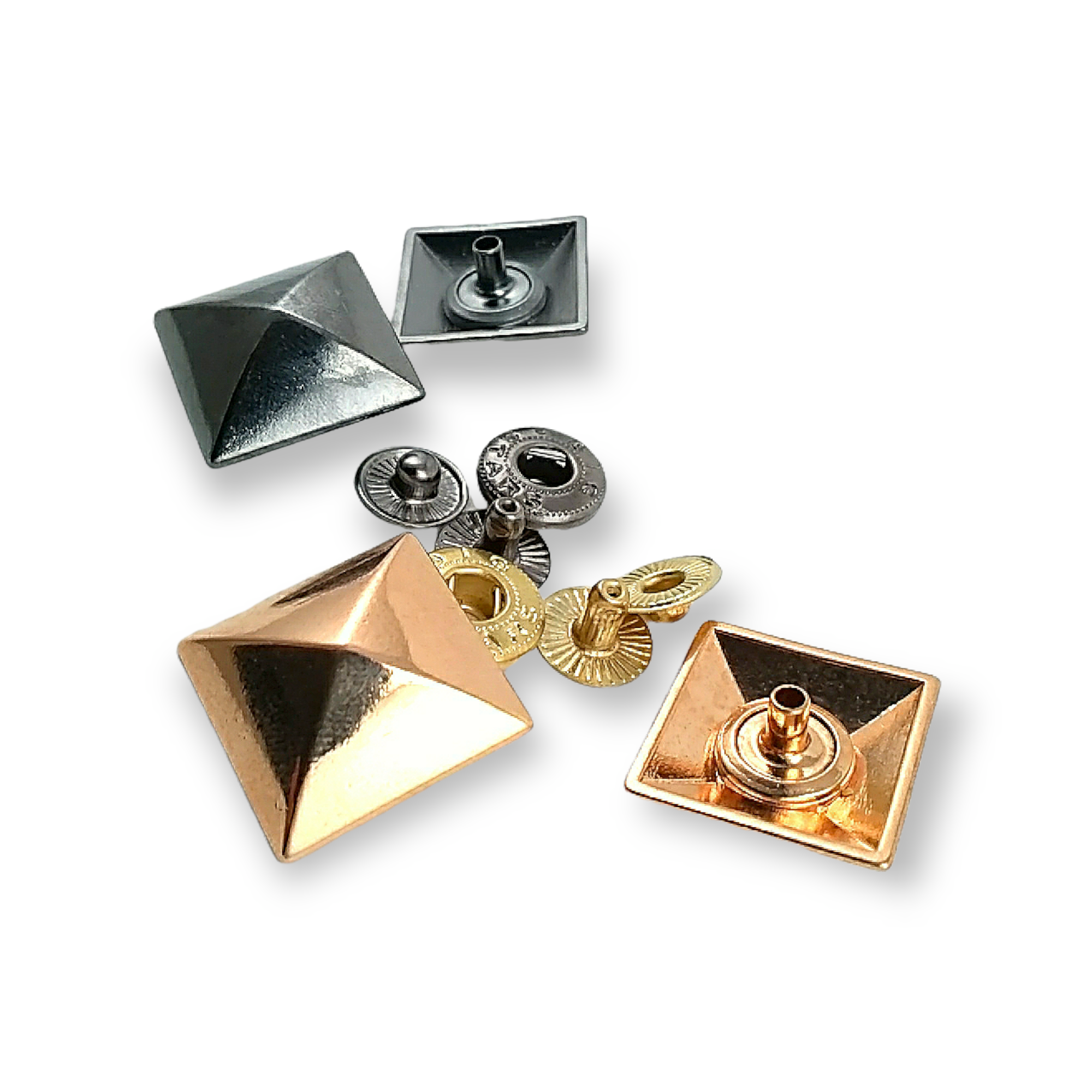 Piramit Şekil Çıtçıt Düğme 24x24 mm E 1696