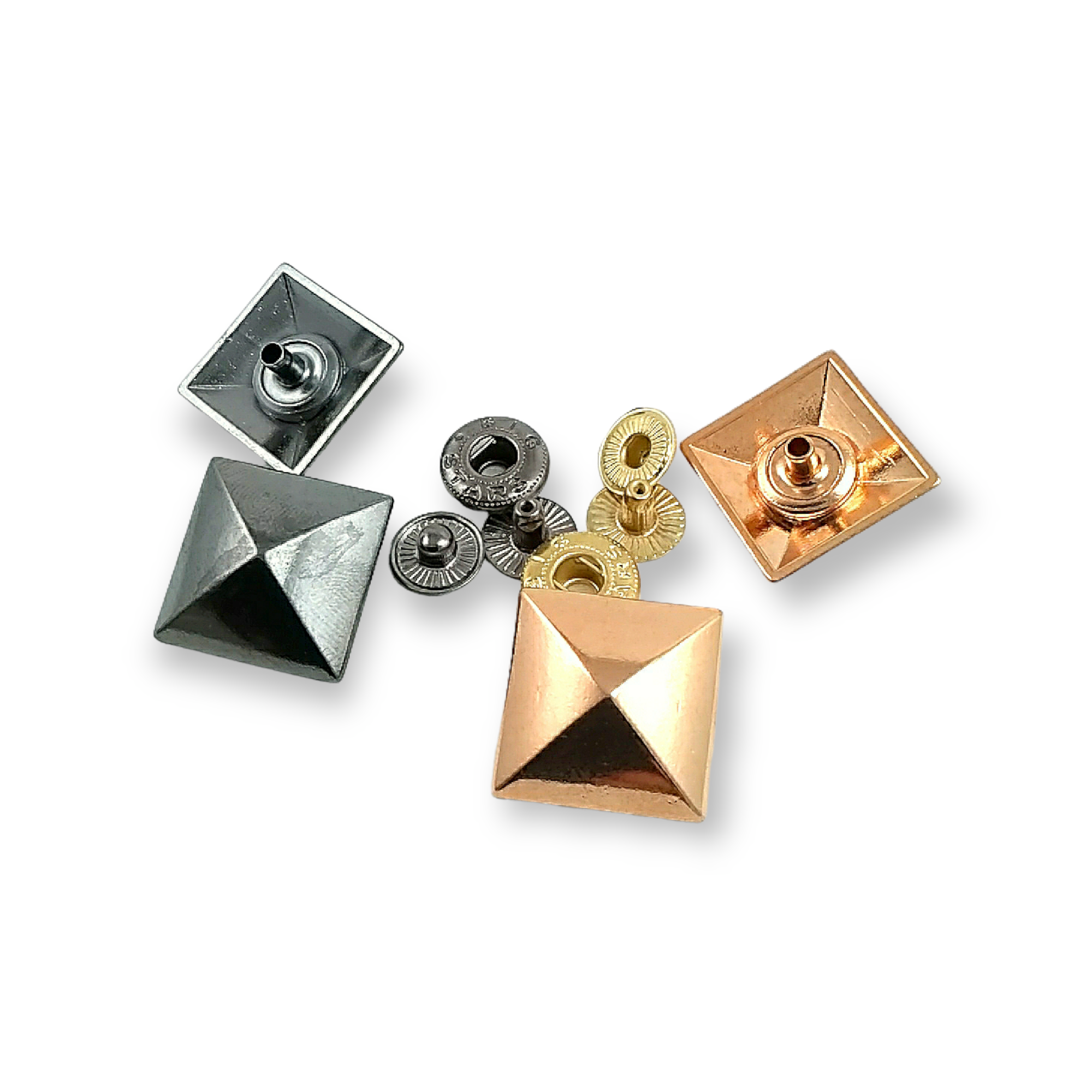 Piramit Şekil Çıtçıt Düğme 24x24 mm E 1696