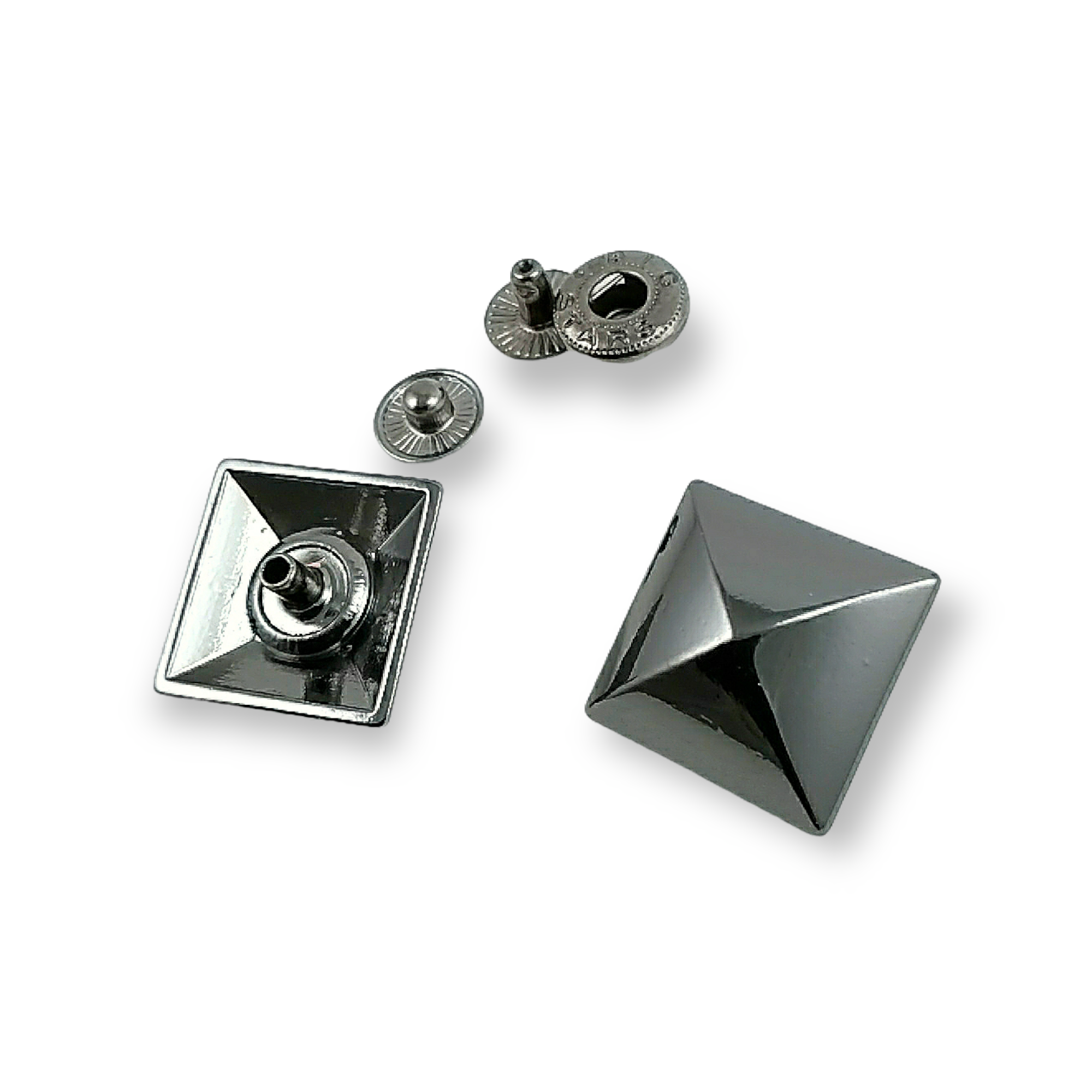 Piramit Şekil Çıtçıt Düğme 24x24 mm E 1696