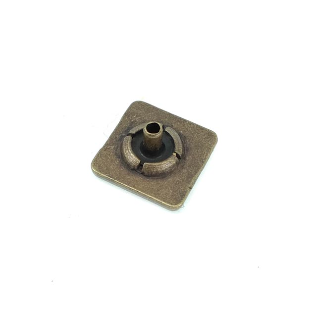 Çıtçıt Düğme Kare Şekil Ortası Desenli 15 x 15 mm E 170