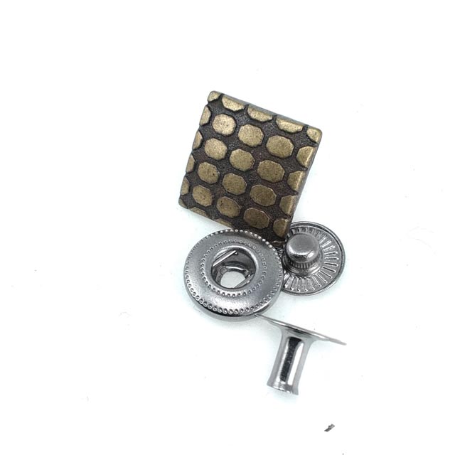 Çıt çıt Düğme Nokta Desenli 15 x 15 mm E 171