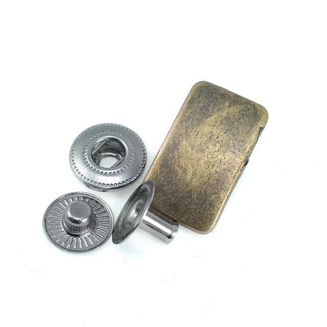Metal Çıt çıt Düğme Dikdörtgen Tasarım 23 x 13 mm E 198 Metal Çıt çıt Düğme Dikdörtgen Tasarım 23 x 13 mm E 198