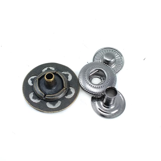 Çıtçıt Düğme Mont ve Çanta Çıtçıtı Estetik Tasarımlı 18 mm 28 boy E 203