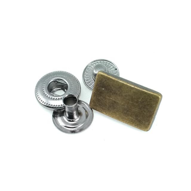 Zamak Çıtçıt Düğme Dikdörtgen Şekil 17 x 8 mm E 220 Zamak Çıtçıt Düğme Dikdörtgen Şekil 17 x 8 mm E 220