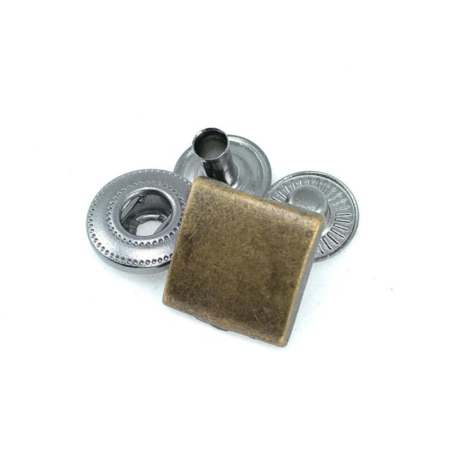 Çıtçıt Düğme Kare Tasarım 17 x 17 mm E 232