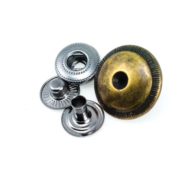 Taşlı Çıtçıt Düğme Kenar Desenli 18 mm 28 Boy E 278