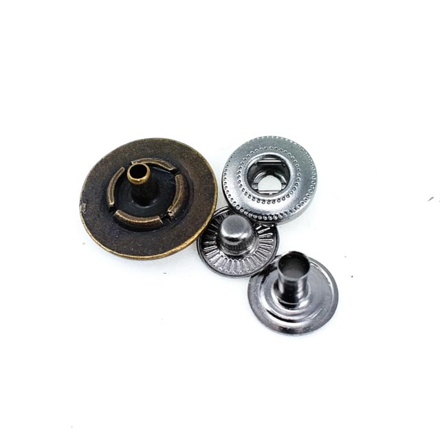 Taşlı Çıtçıt Düğme Kenar Desenli 18 mm 28 Boy E 278