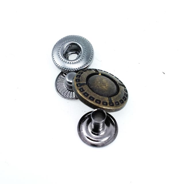 Zamak Çıtçıt Düğme Klasik Tarz 15 mm 24 Boy E 279 Zamak Çıtçıt Düğme Klasik Tarz 15 mm 24 Boy E 279