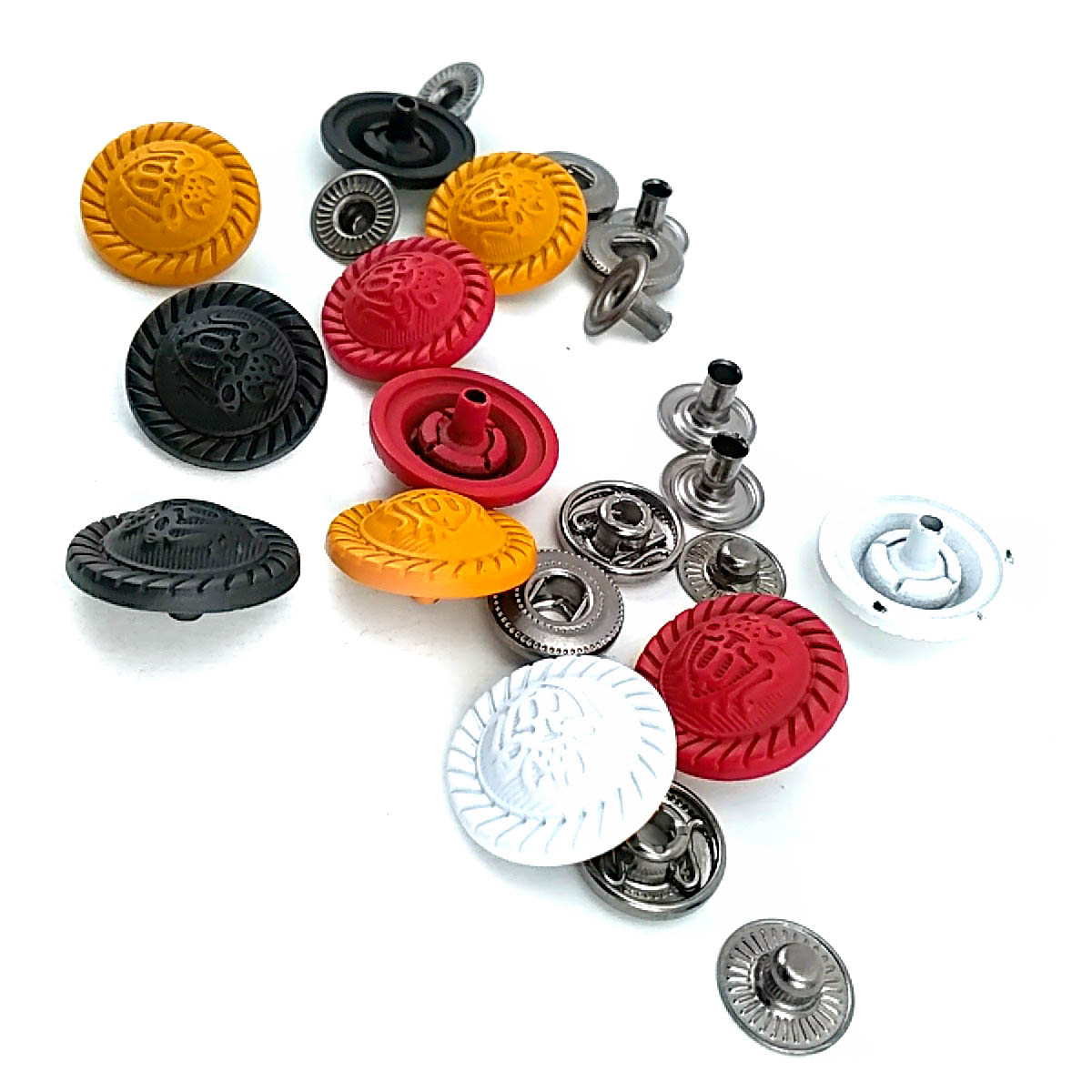 Mat Boyalı Çıtçıt Düğme 17 mm - 27 boy E 512 MN Mat Boyalı Çıtçıt Düğme 17 mm - 27 boy E 512 MN