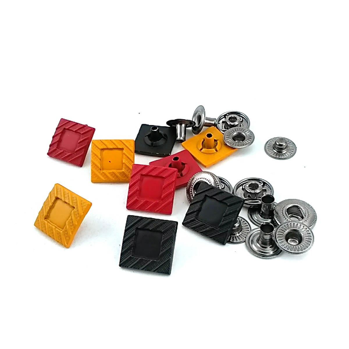 Mineli ve Boyalı Kare Çıtçıt Düğme 14 x 14 mm Metal E 618 MN