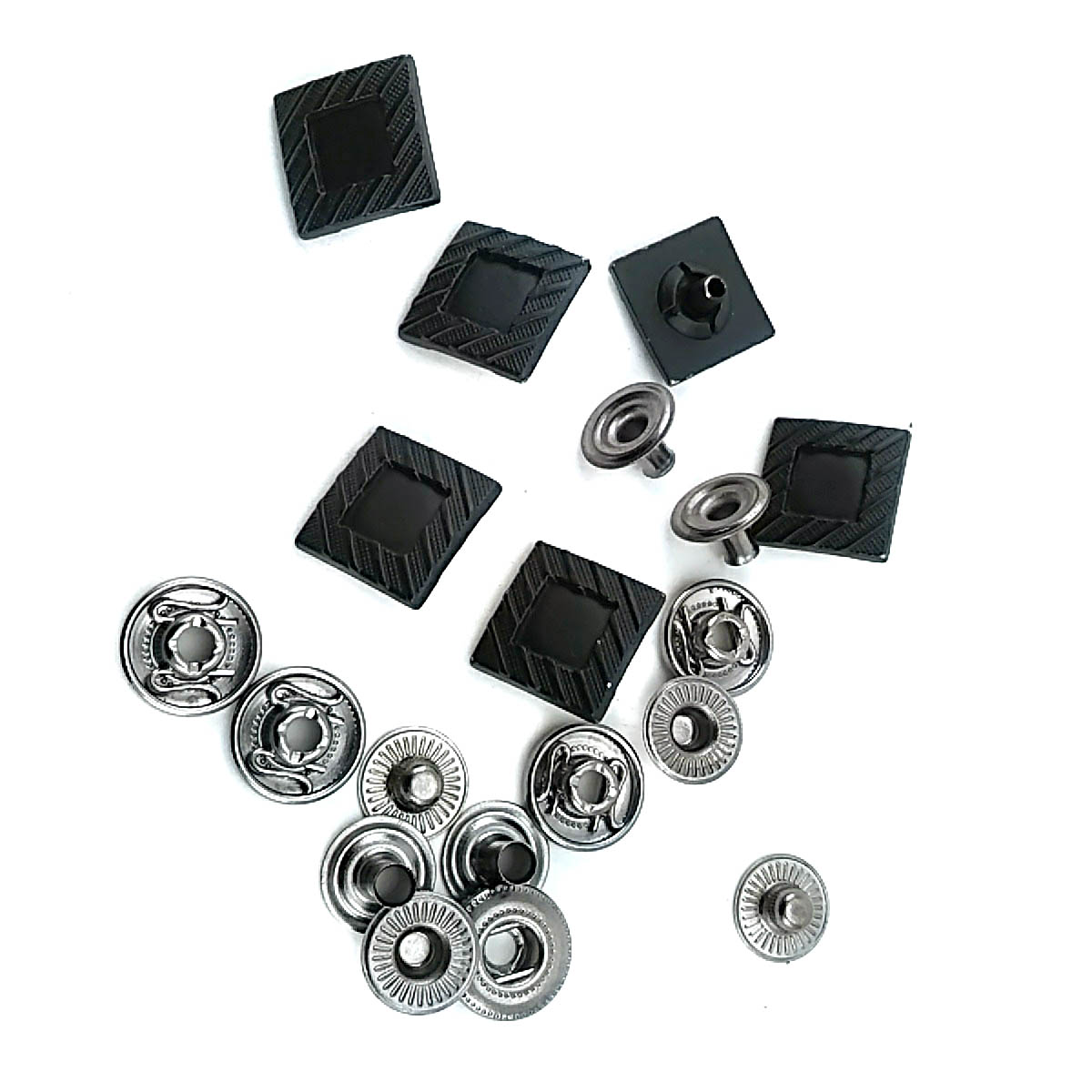 Mineli ve Boyalı Kare Çıtçıt Düğme 14 x 14 mm Metal E 618 MN