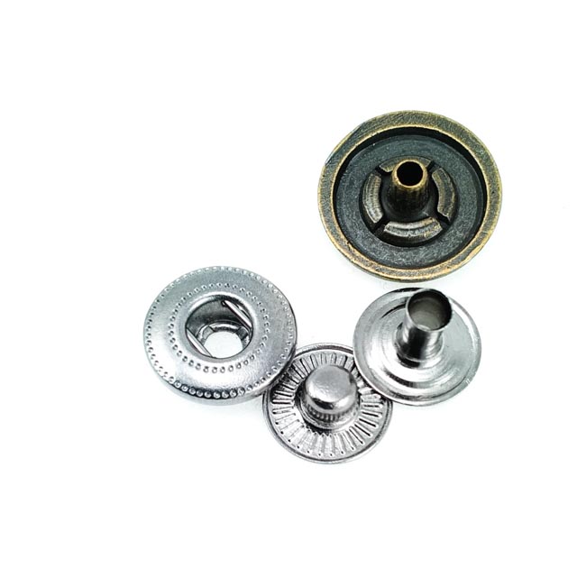 Düz Para Tipi Çıtçıt Düğme 15 mm - 24 boy E 624