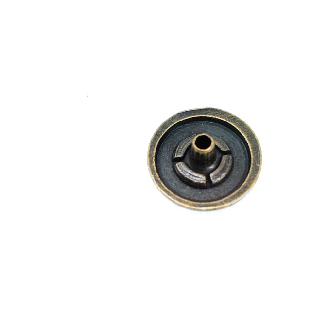 Düz Para Tipi Çıtçıt Düğme 15 mm - 24 boy E 624