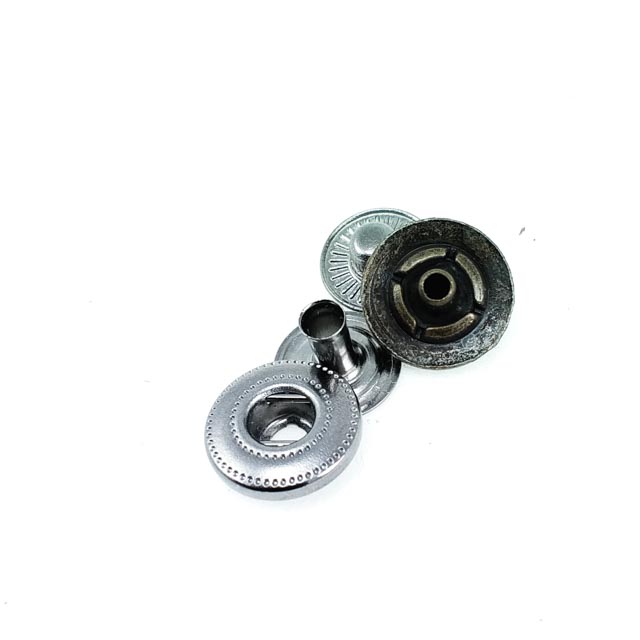 Desenli Zamak Çıtçıt düğme 12 mm - 18 boy E 768