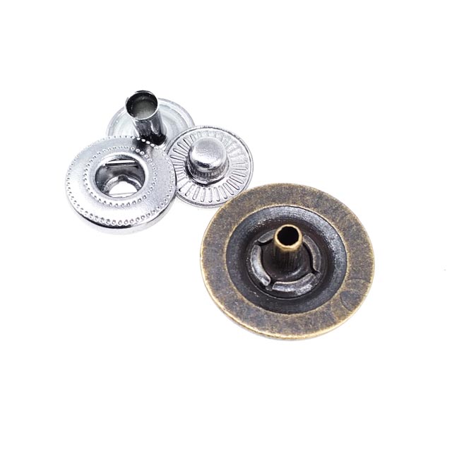 Mineli Çıtçıt Düğme Sade ve Şık 18 mm 29 boy E 989