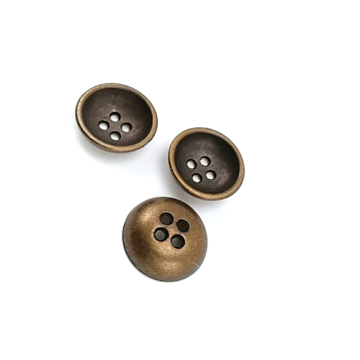 17 mm Sew-Through Button front and detail view