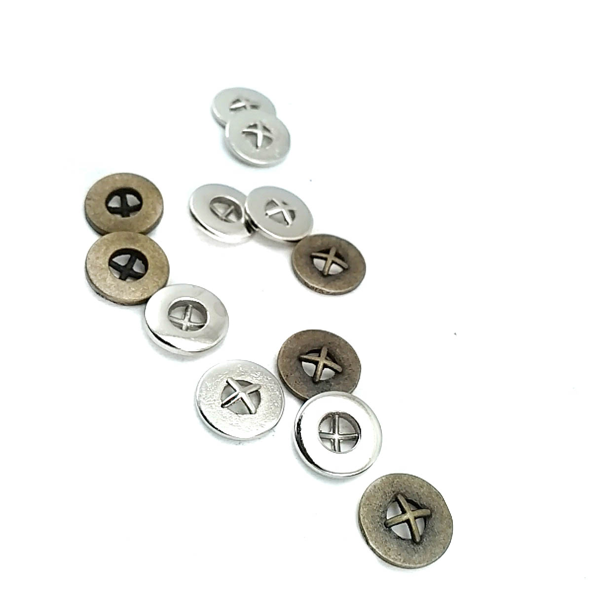 Dört Delikli Dikme Düğme 10 mm E 1865