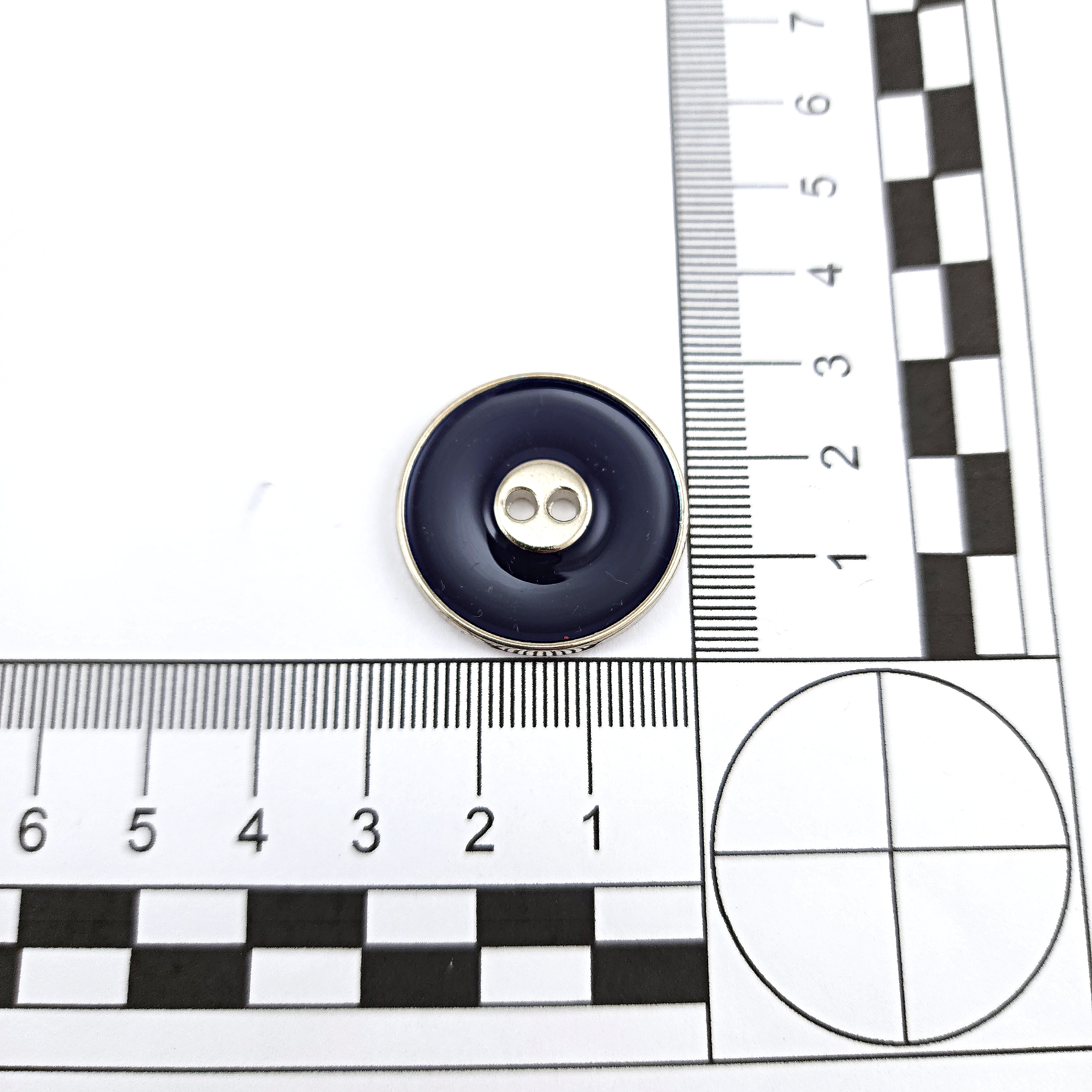 İki Delikli Mineli Metal Düğme 27,6 mm 44 boy Mont ve Trençkot Düğmesi E 887