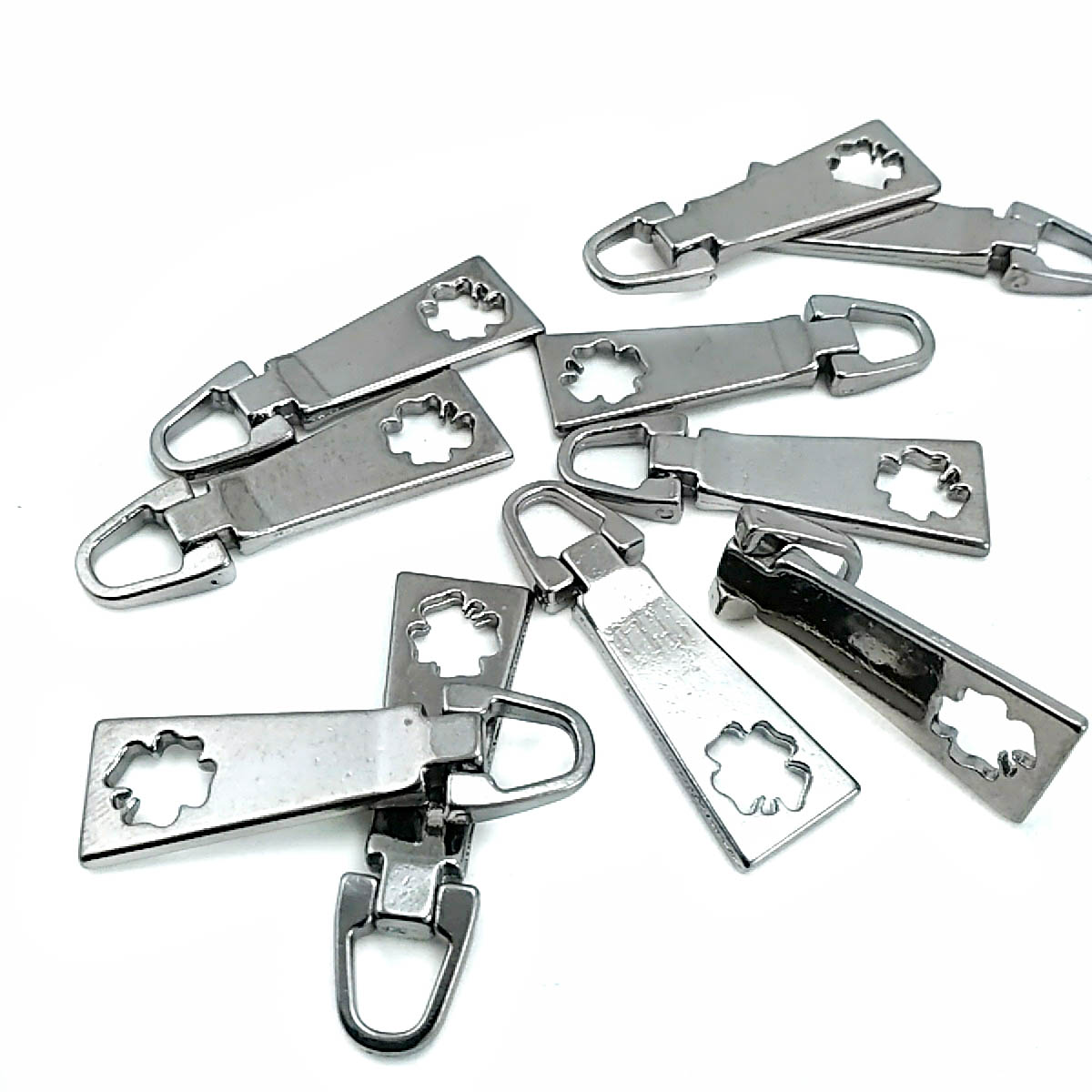 Zipper Pullers 38 mm x 10 mm Clover Pattern B 120