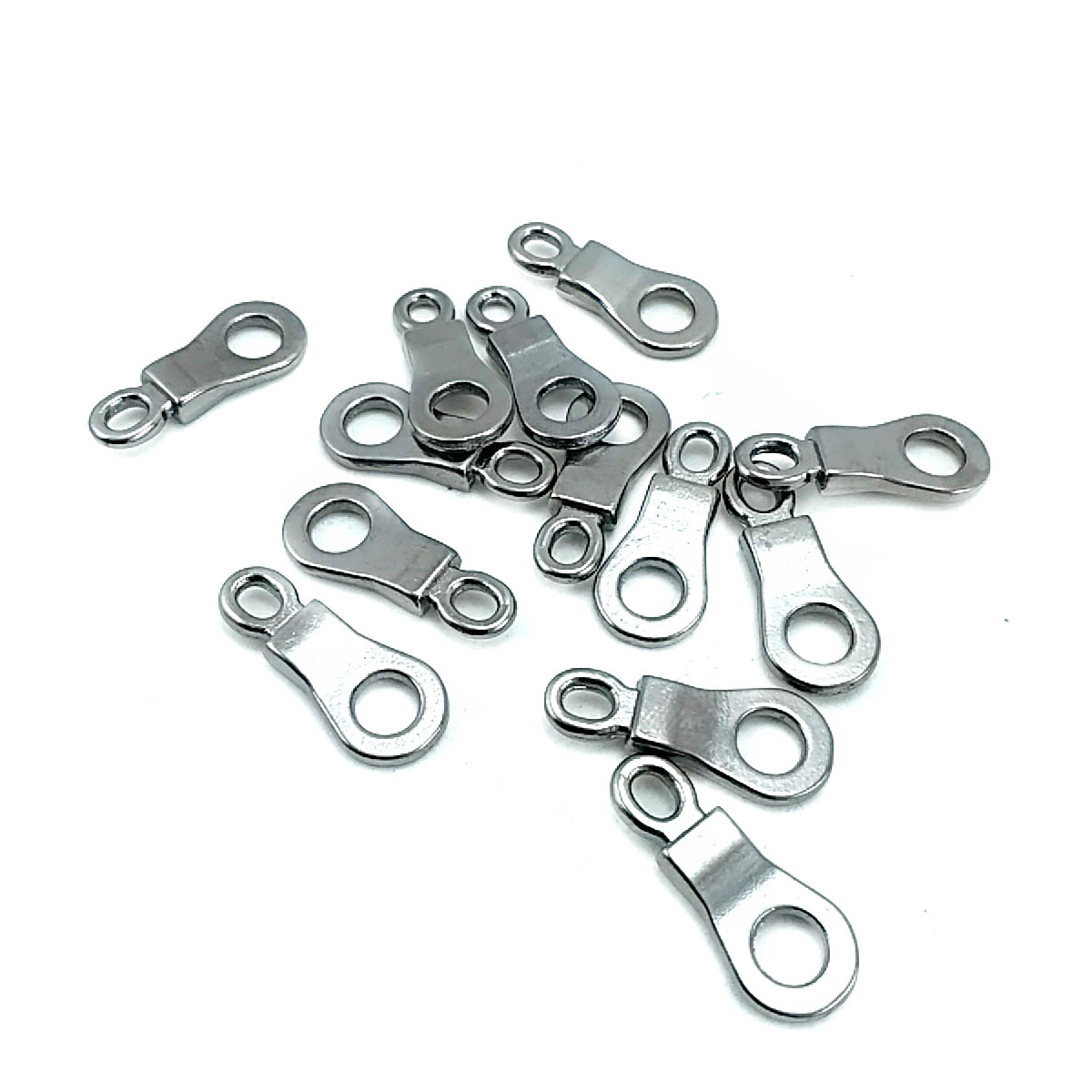 Zipper Pullers 8 mm x 22 mm E 102