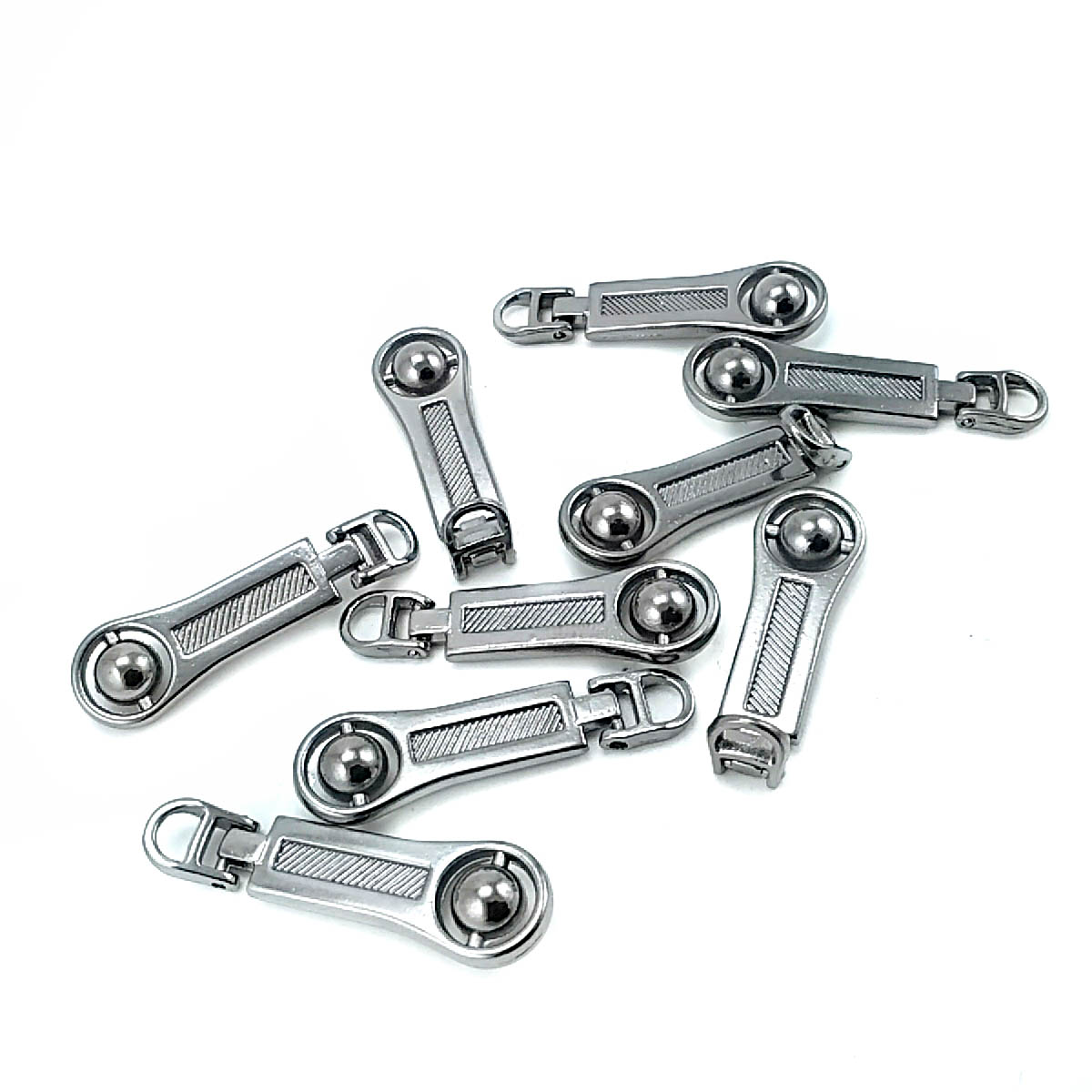 40 mm Zipper Pull front and detail view