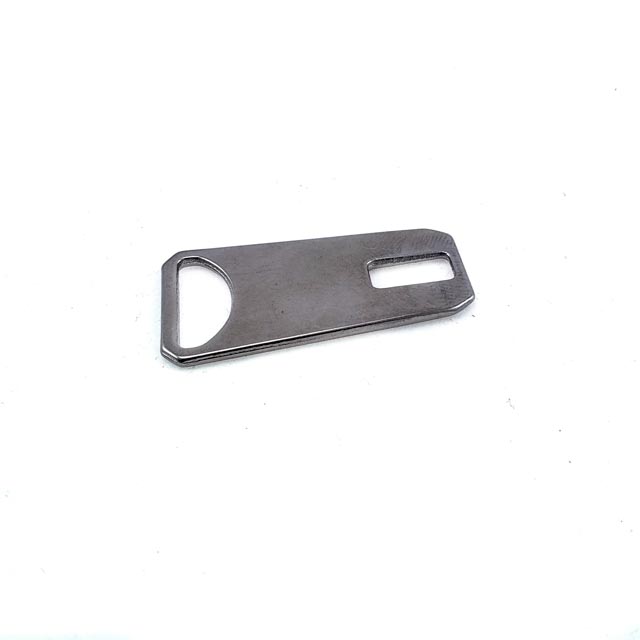 Outerwear zipper pull 40 mm x 20 mm