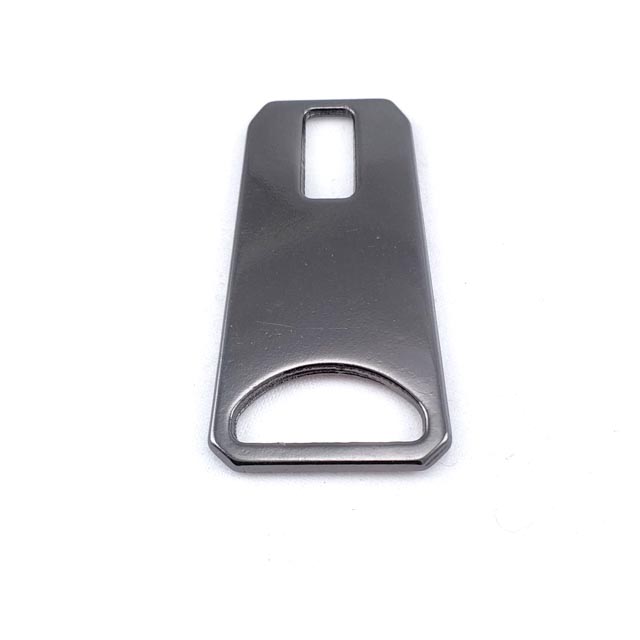 Outerwear zipper pull 40 mm x 20 mm