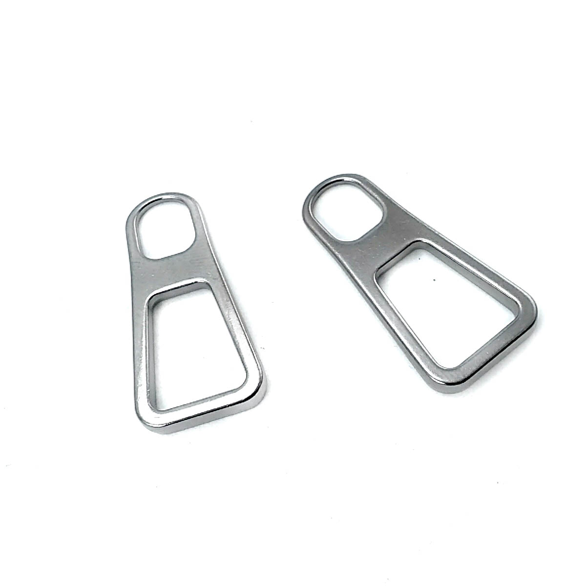 34 mm Zipper Pull front and detail view