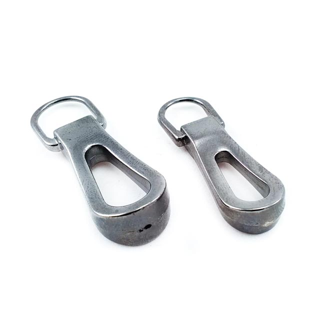 47 mm Metal Fermuar Elciği - Estetik ve Sade Tasarım 47 mm Metal Fermuar Elciği - Estetik ve Sade Tasarım