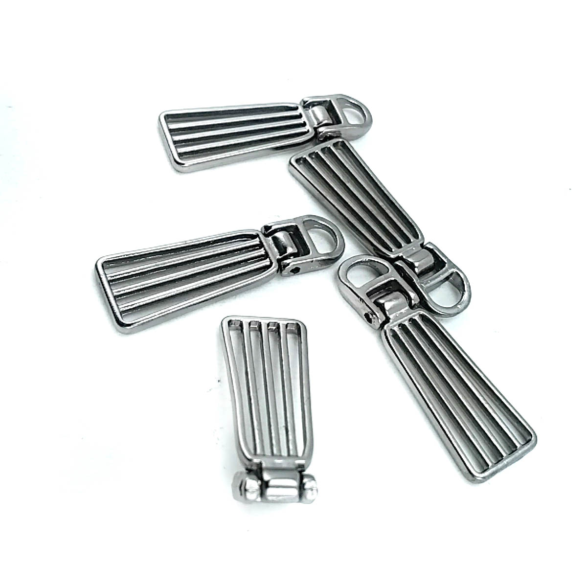 Zipper Pullers 3 cm Fan Shape E 1967