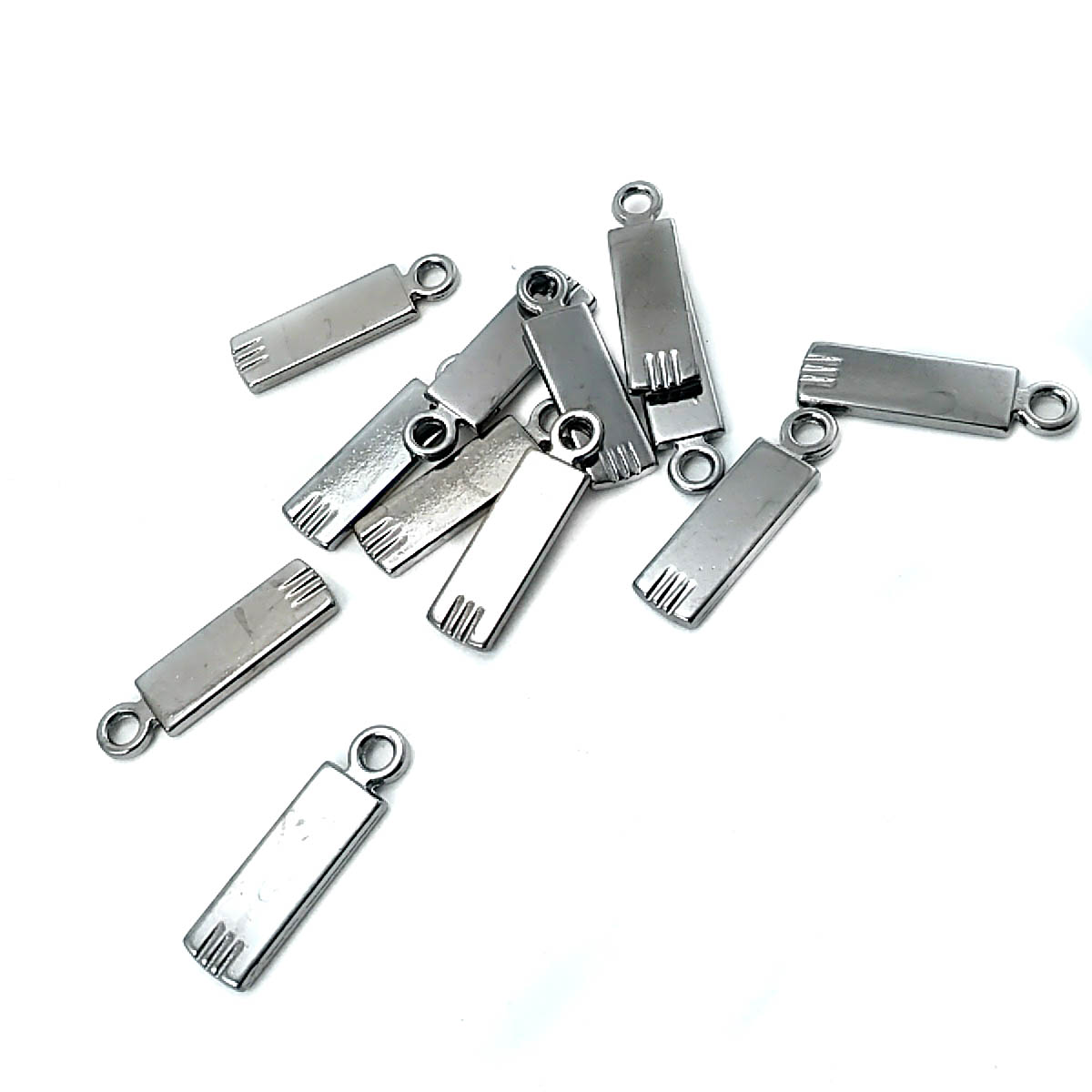 28 mm x 8 mm Simple and Stylish Zipper Puller