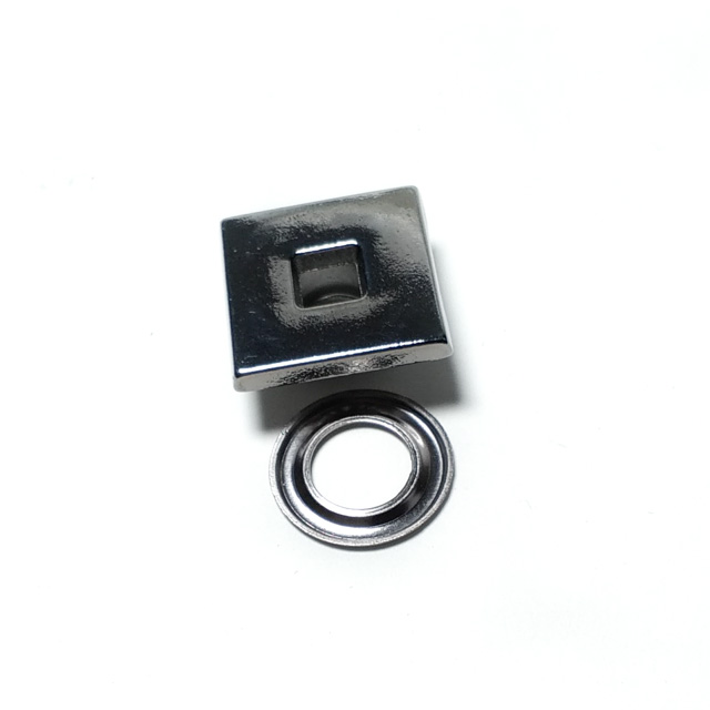 18 x 18 mm Eyelet Square Shape