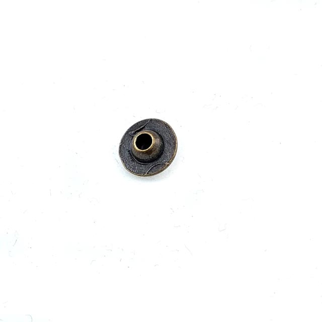 8 mm Rivet front and detail view