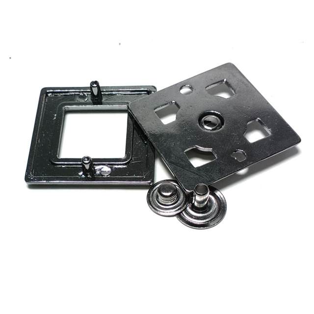 Kare Şekil Kaban ve Deri Mont Çıtçıt Düğmesi 30 x 30 mm Е 1221