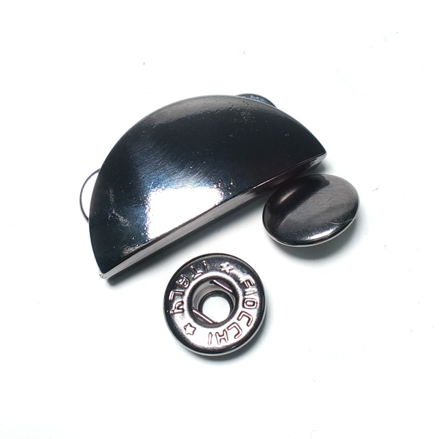 Half moon double track studs button diameter 32 mm Е 1568 Half moon double track studs button diameter 32 mm Е 1568