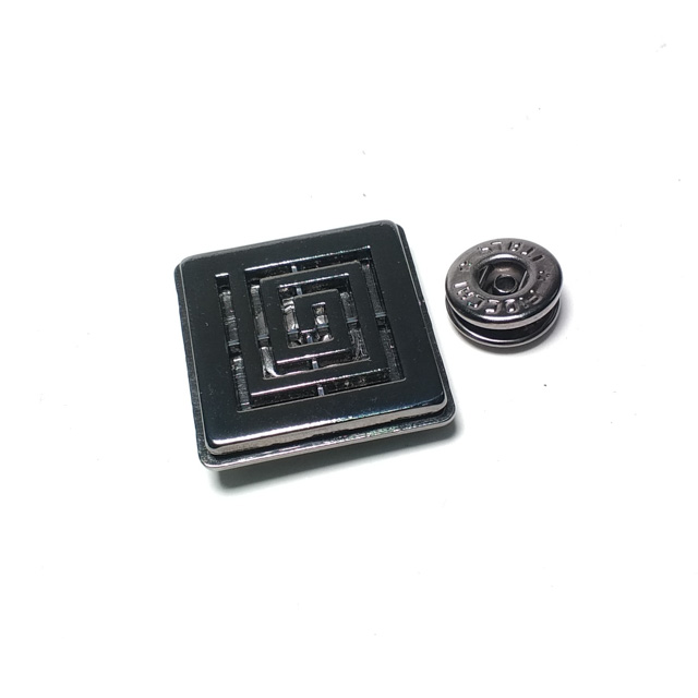 Square double piece snap button 30 x 30 mm
