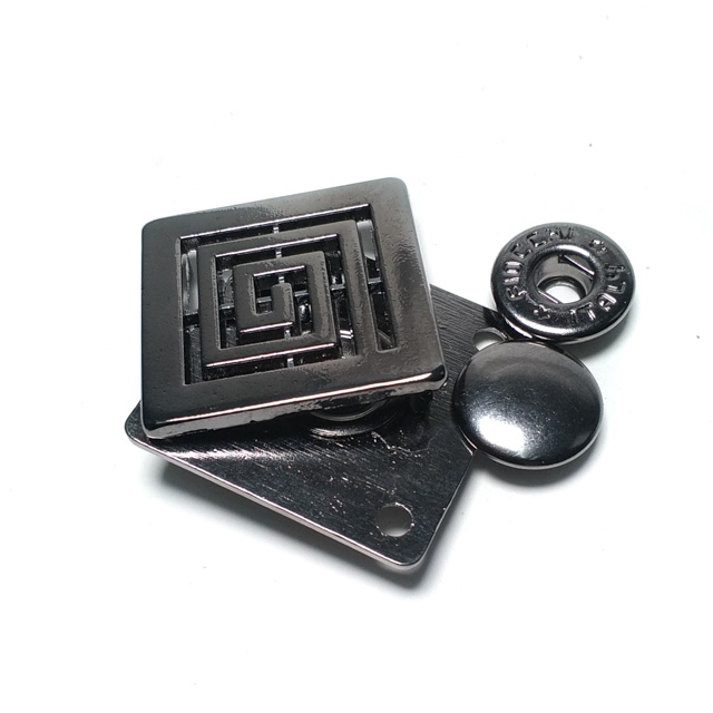 Square double piece snap button 30 x 30 mm