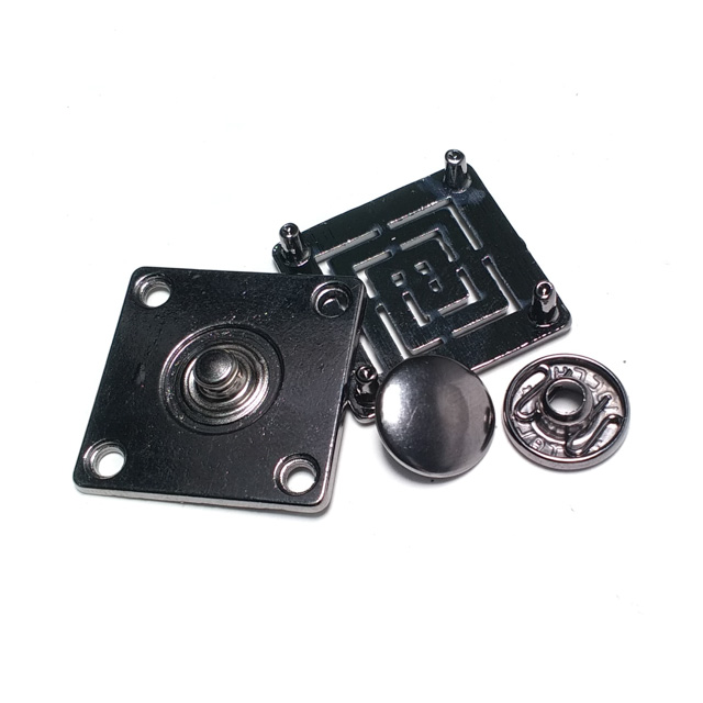 Square double piece snap button 30 x 30 mm