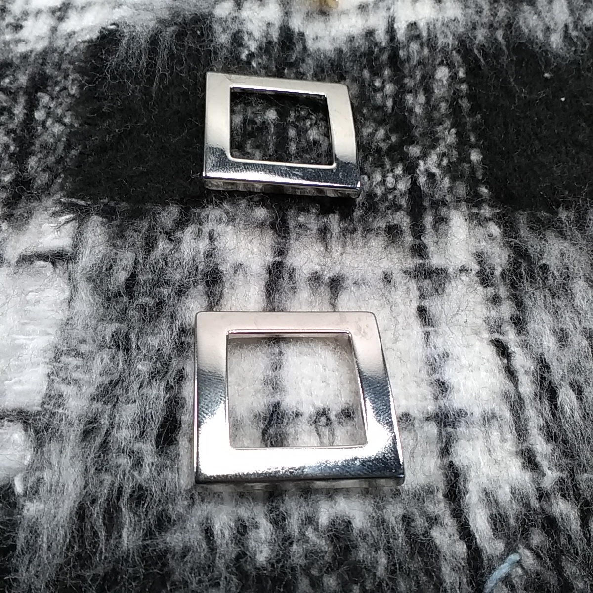 Mont , Kaban ve Ceket için Metal Çıtçıt Düğme 32 x 32 mm Е 1831 Mont , Kaban ve Ceket için Metal Çıtçıt Düğme 32 x 32 mm Е 1831